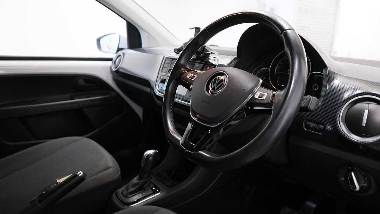 Volkswagen Up e-up! 82 PS electric motor 5 Door