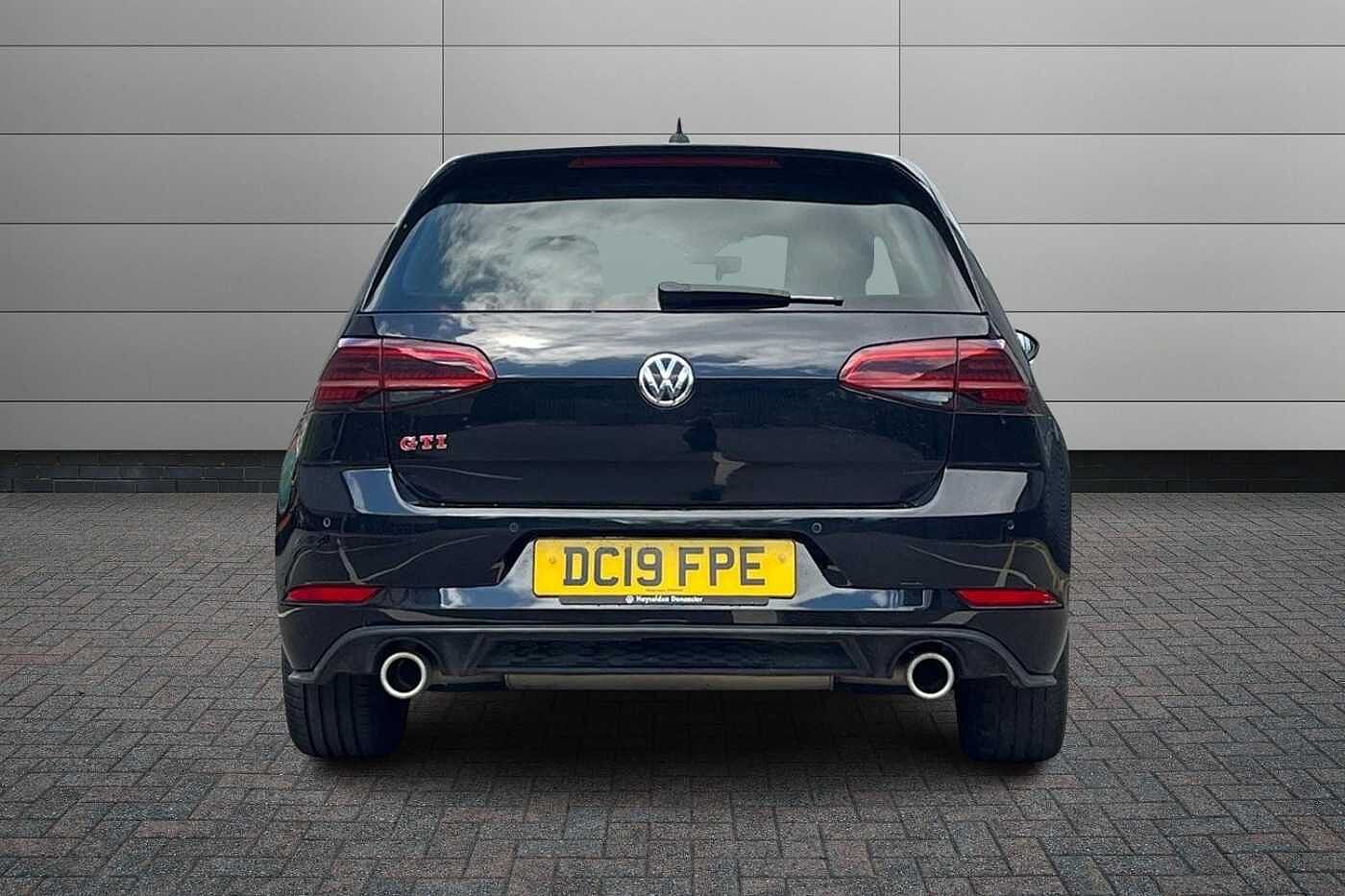 Volkswagen Golf GTI